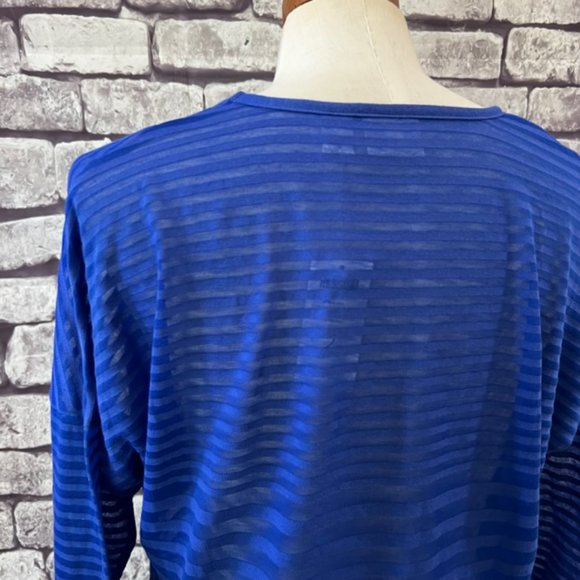 Chico's NWT Semi Sheer Blue 3/4 Sleeve Blouse Size Large - Picture 8 of 10